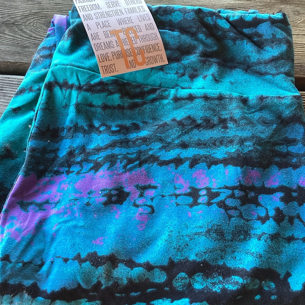 LuLaRoe Leggings - TC - shades of blue